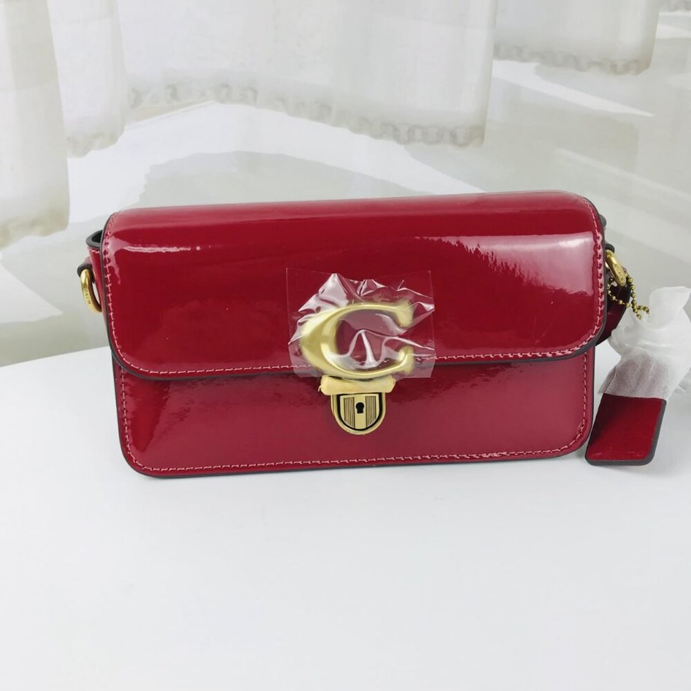 Coach Shoulder bag in red